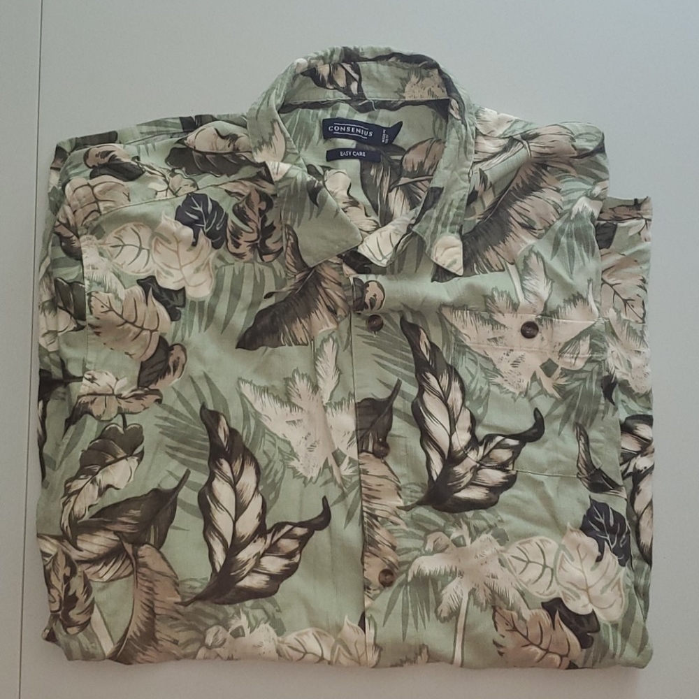 Consensus mens Hawaiian button down